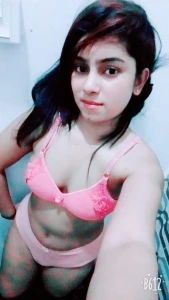 Beautiful desi teen Indian Girl Leaked Nude Pics