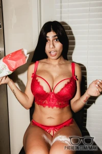 loose shirt mia khalifa 701372