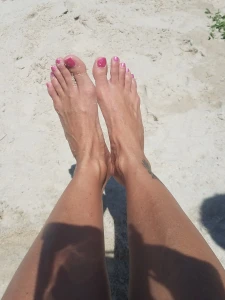 Beautiful Feet and toes 766121