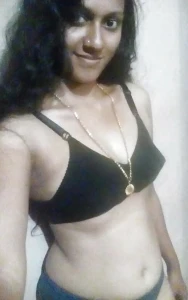 Cute Tamil Aunty 891421