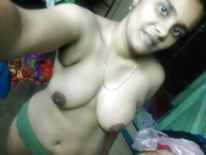 Tamil Beauty 01 896302