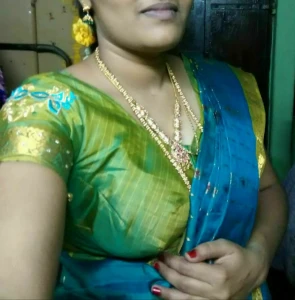 Tamil Beauty 01 896318