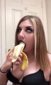 Girl Deepthroat Banana