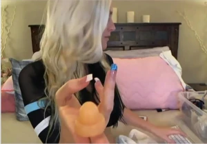 Blonde Teases Widdle Dicks - SPH