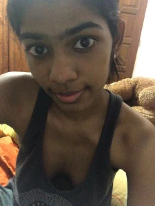 Dusky Lankan Tamil Beauty 1138573