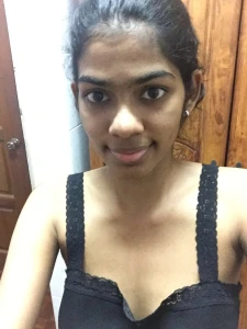 Dusky Lankan Tamil Beauty 1138583