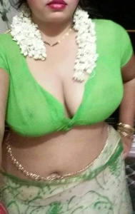 Horny Tamil MILF 01 1138621