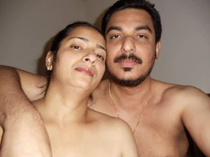 Indian guy with different ladies 1181337