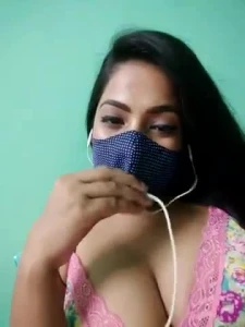 Indian babe strip and masturbate on tango