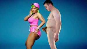 Lucky fan gets to jerk over Nicki&#039;s ass in her new music video 1479197