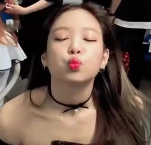 BLACKPINK's Jennie Wants YOU To Cum On Her Fucking Pretty Face Right Now