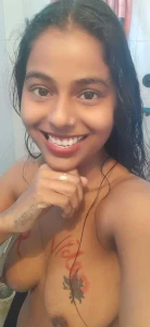 Hot Indian desi girl leaked    3 videos and blowjob