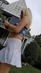 Sexy blonde (creep shot) 1826885