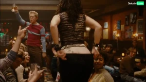 Idina Menzel Flashing her PAWG Ass