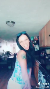 TIKTOK SPH : Boy Calm Down With your Lil&#039; Ass Dick (Ebonic Folk Music!) 2014416