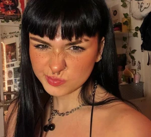 Chavvy teen wants cum tribute  2030835