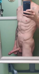 Looking for kinky females with in a reasonable distance for b/g, mfm, gangbang content. 