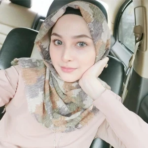 Which no nude hijabi girls do you like the best? 2232165