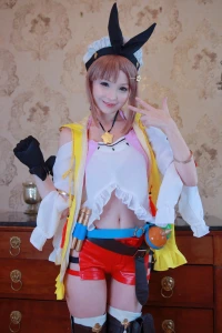 Atelier Ryza cosplay goes topless with big boobies 2244418