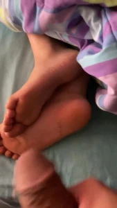 Sleepy 19 Year Old Latina Feet Masturbation 2277630