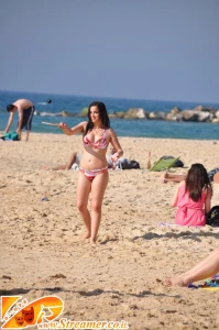 Flicker girls on beach P8 2357631