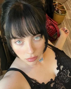 Billie Eilish #3 Instagram 2360707