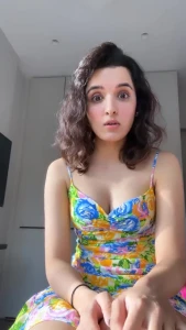 Shirley Setia - Nikamma