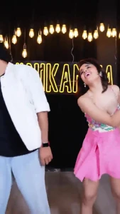 Shirley Setia - Nikamma 2438852