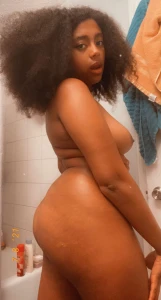 Ebony 2 2465805