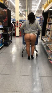 Flashing Big Ass in Store 2654011