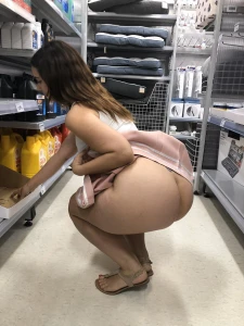 Flashing Big Ass in Store 2654019