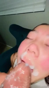 Sloppy Asian Cumshot and Facial