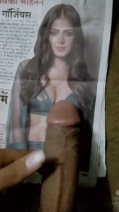 Malavika Mohanan cumtribute