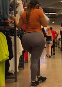 Latina Bubble At The Mall 2805390