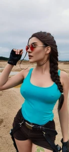 Lara Croft forgot her bra cosplay 2923083