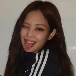 jennie kim bp 2985479