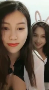 2asian girl did lesbian in live stream