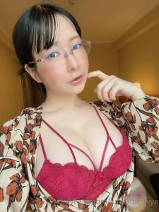 Amemiya Luna with glasses 3039295