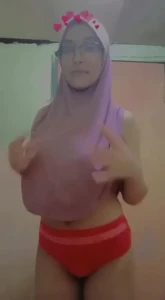 Sexy asian hijabi nerd tease for bf 3201328