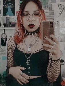 Goth slut 3325184