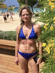 Sexy GILF Cynthia 3364189