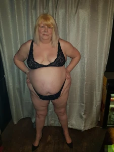 Tell me what you think of this saggy old slag. Would you fuck her? 3527451