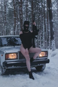 Lada girls snow