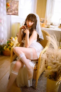 Sexy young bride with hot wedding dress 3562264