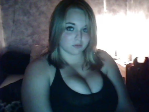 Cute Busty BBW Teen 3565783