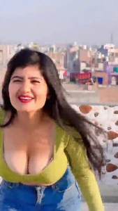 Neha Singh bigboob Indian Instagram girl braless and cleavage collection of videos 3579680