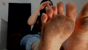 Lick feet