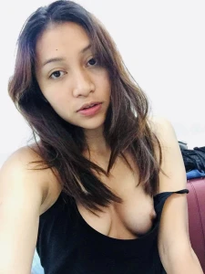 Asian slut showing what she&#039;s worth 3658555