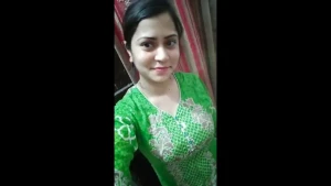 big boob Indian girl nude selfie video leaked by her bf 3737563