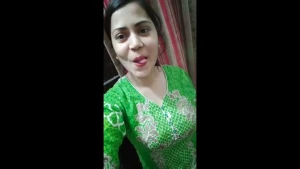 big boob Indian girl nude selfie video leaked by her bf 3737564